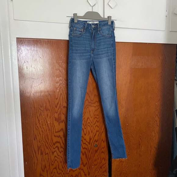 Hollister curvy ultra high-rise super skinny jeans - Picture 10 of 11